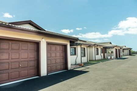 2 Bedroom Simplex in Veld En Vlei