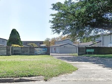 2 Bedroom Simplex in Meer En See