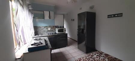 Bachelor apartment in St Winifreds