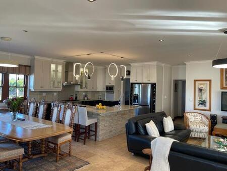 5 Bedroom House in Whale Rock Heights