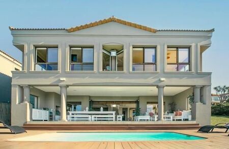 5 Bedroom House in Whale Rock Heights