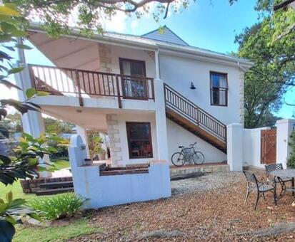 2 Bedroom Flat in Hemel en Aarde Valley