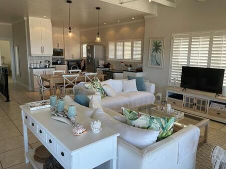 4 Bedroom House in Whale Rock Heights