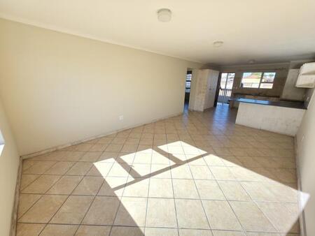 2 Bedroom Apartment in Oudtshoorn Central