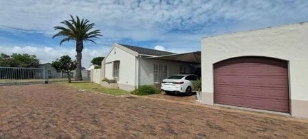 3 Bedroom House in Waves Edge