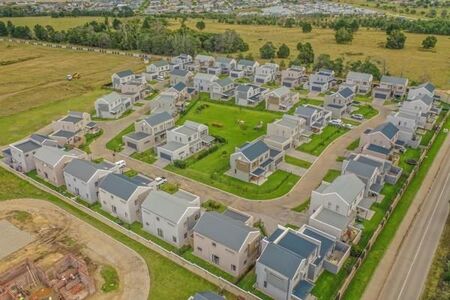 3 Bedroom Duplex in Kraaibosch Park