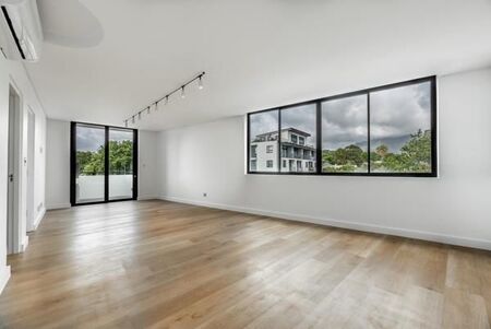 2 Bedroom Apartment in Claremont Upper