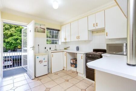 2 Bedroom Apartment in Kenilworth Upper