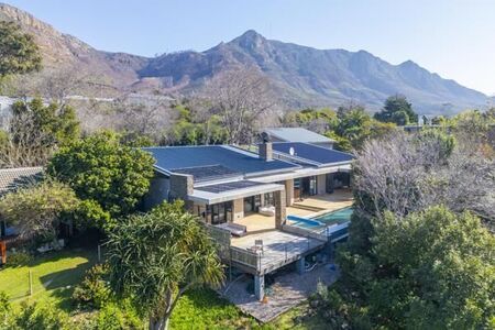 3 Bedroom House in Zwaanswyk