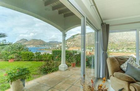 2 Bedroom House in Glencairn Heights