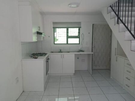 3 Bedroom Duplex in Parow Central