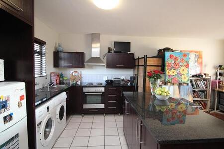 1 Bedroom Apartment in Century City