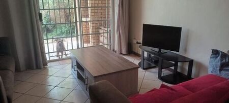 2 Bedroom townhouse - sectional to rent in Moreleta Park, Pretoria