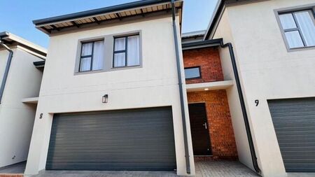 3 Bedroom duplex townhouse - sectional to rent in Secunda