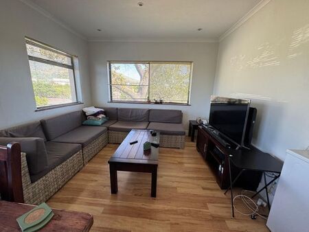 2 Bedroom apartment to rent in Rondebosch, Cape Town