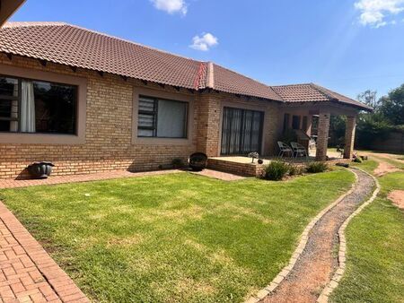 3 Bedroom house to rent in Fichardt Park, Bloemfontein