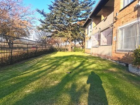 2 Bedroom flat to rent in Florida, Roodepoort