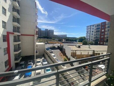 2 Bedroom apartment to rent in Observatory, Cape Town