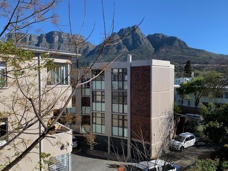 2 Bedroom apartment to rent in Rondebosch, Cape Town