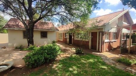 3 Bedroom house to rent in Generaal De Wet, Bloemfontein