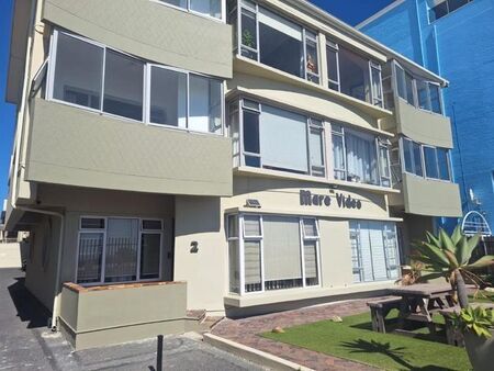 2 Bedroom apartment to rent in Strand North