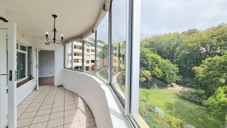 2 Bedroom apartment to rent in Kenilworth, Cape Town