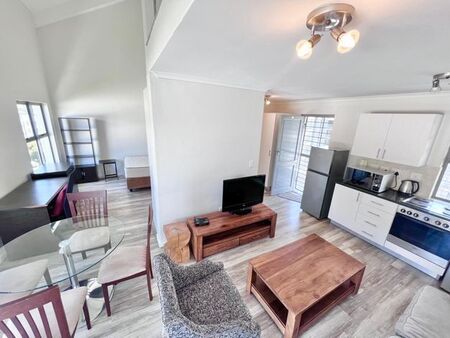 2 Bedroom duplex apartment to rent in Rondebosch, Cape Town