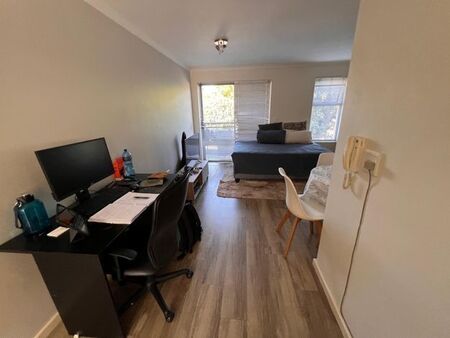 1 Bedroom apartment to rent in Rondebosch, Cape Town