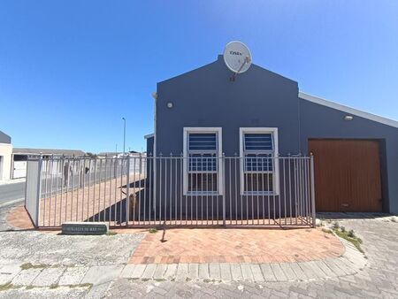 3 Bedroom house to rent in Strandfontein, Mitchells Plain