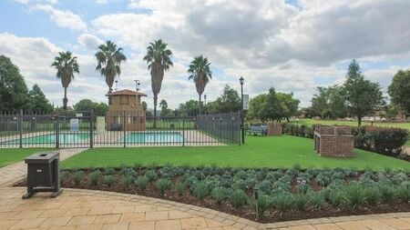 2 Bedroom apartment to rent in Equestria, Pretoria