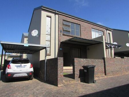 2 Bedroom duplex townhouse - sectional to rent in Noordheuwel, Krugersdorp