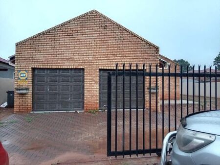 3 Bedroom house to rent in The Orchards, Akasia