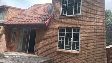 3 Bedroom loft apartment to rent in Garsfontein, Pretoria