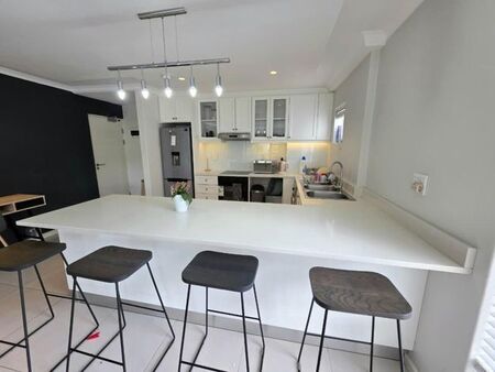 2 Bedroom apartment to rent in Claremont Upper, Cape Town