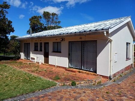 3 Bedroom house to rent in Palmiet, Kleinmond