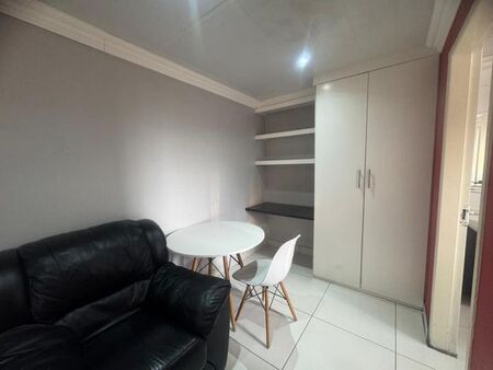 1 Bedroom flat to rent in Secunda