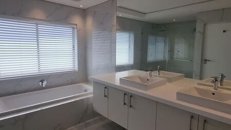 2 Bedroom apartment to rent in Three Anchor Bay, Cape Town