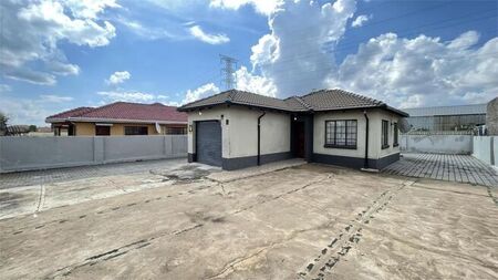 3 Bedroom house to rent in The Orchards, Akasia