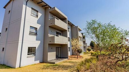 2 Bedroom apartment to rent in Jackal Creek Golf Estate, Randburg