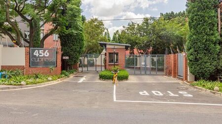 1 Bedroom bachelor flat to rent in Ferndale, Randburg