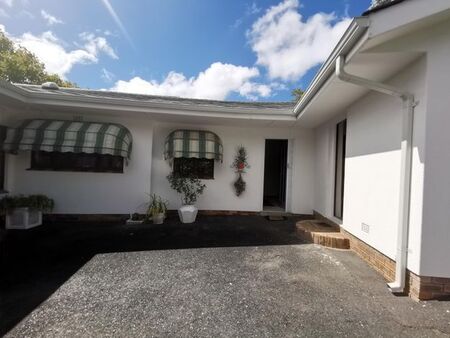 1 Bedroom cottage to rent in Constantia, Cape Town