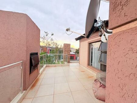 5 Bedroom house to rent in The Orchards, Akasia