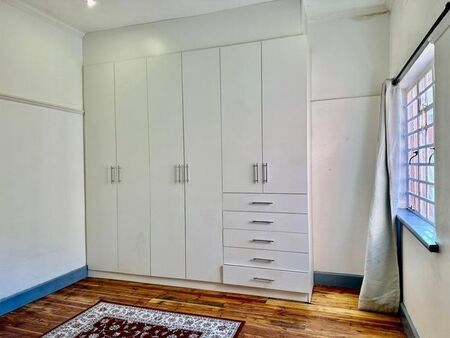 2 Bedroom house to rent in Woodstock, Cape Town