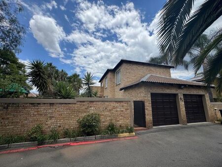 3 Bedroom cluster rented in North Riding, Randburg