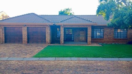 2 Bedroom house to rent in Melodie, Hartbeespoort