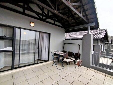 2 Bedroom townhouse - sectional to rent in Gleneagles, Johannesburg