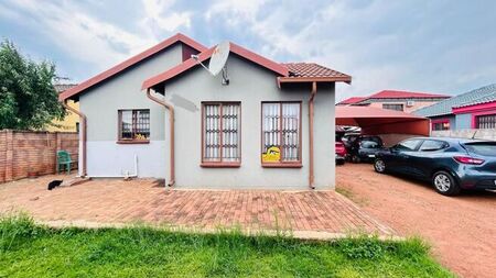 3 Bedroom house to rent in The Orchards, Akasia