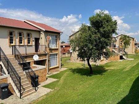 2 Bedroom apartment rented in Honeydew, Roodepoort