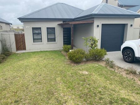 3 Bedroom house to rent in Blue Mountain Village, George