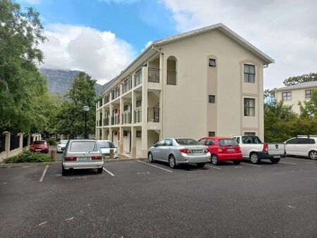 1 Bedroom apartment to rent in Rondebosch, Cape Town